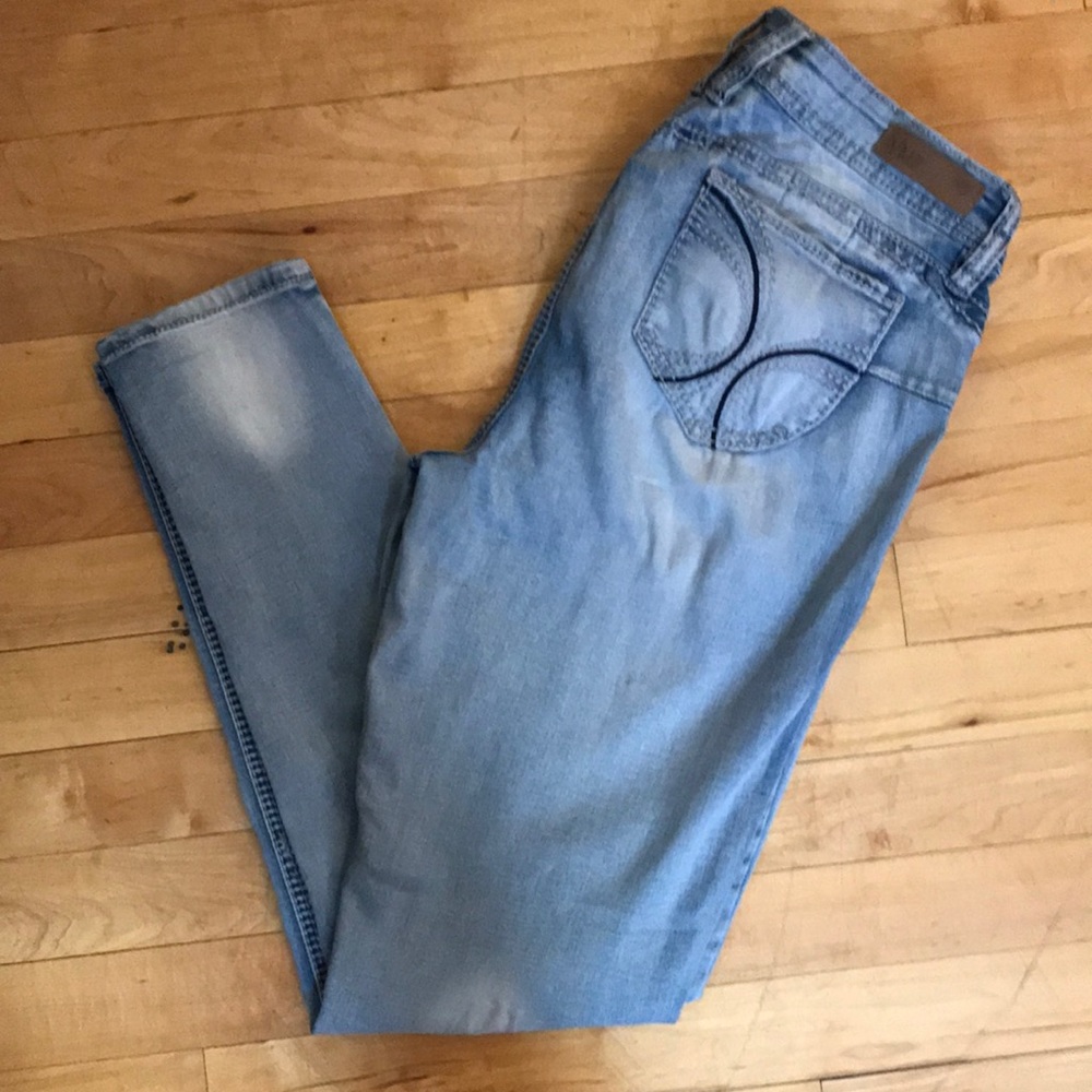 YMI Wanna Betta Butt size 11.